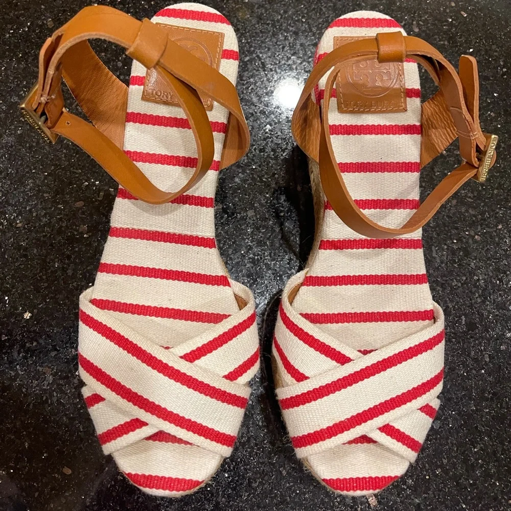 TORY BURCH 9 NAUTICAL RED WHITE CANVAS WITH LIGHT BROWN STRAPS PLATFORM SANDALS - Picture 5 of 13